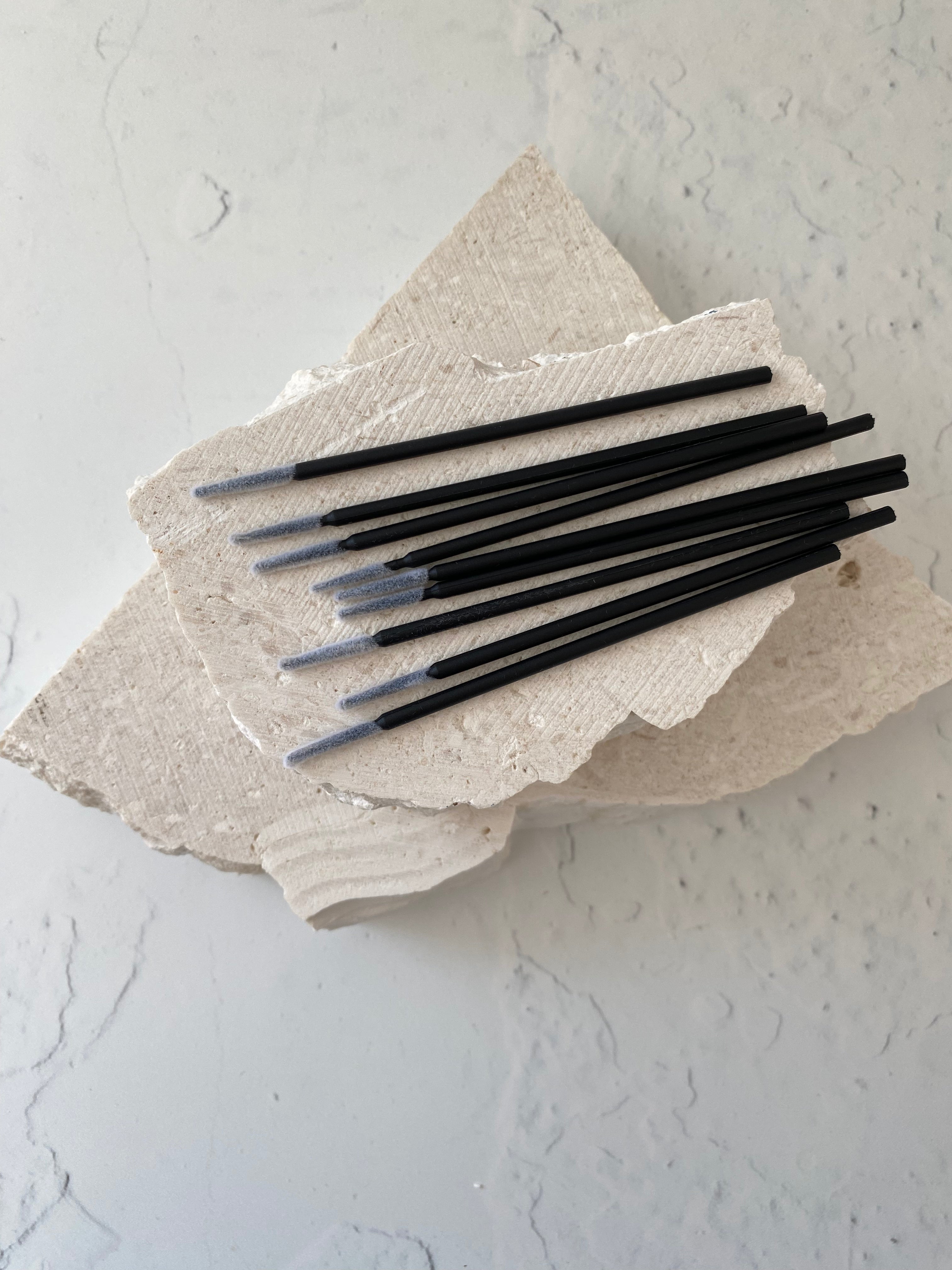 Long Microbrushes - White & Black (100 pack)