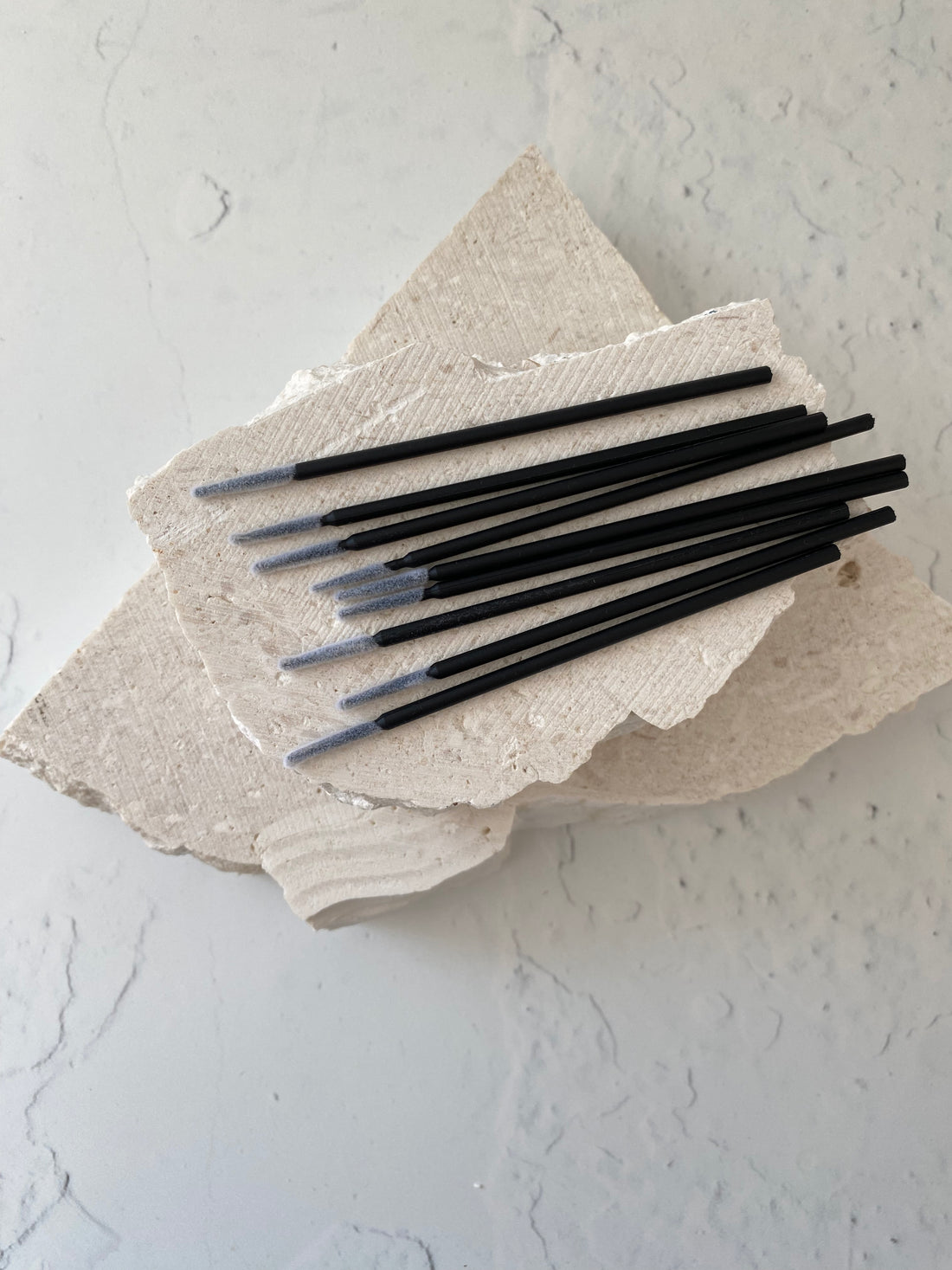 Long Microbrushes - White & Black (100 pack)