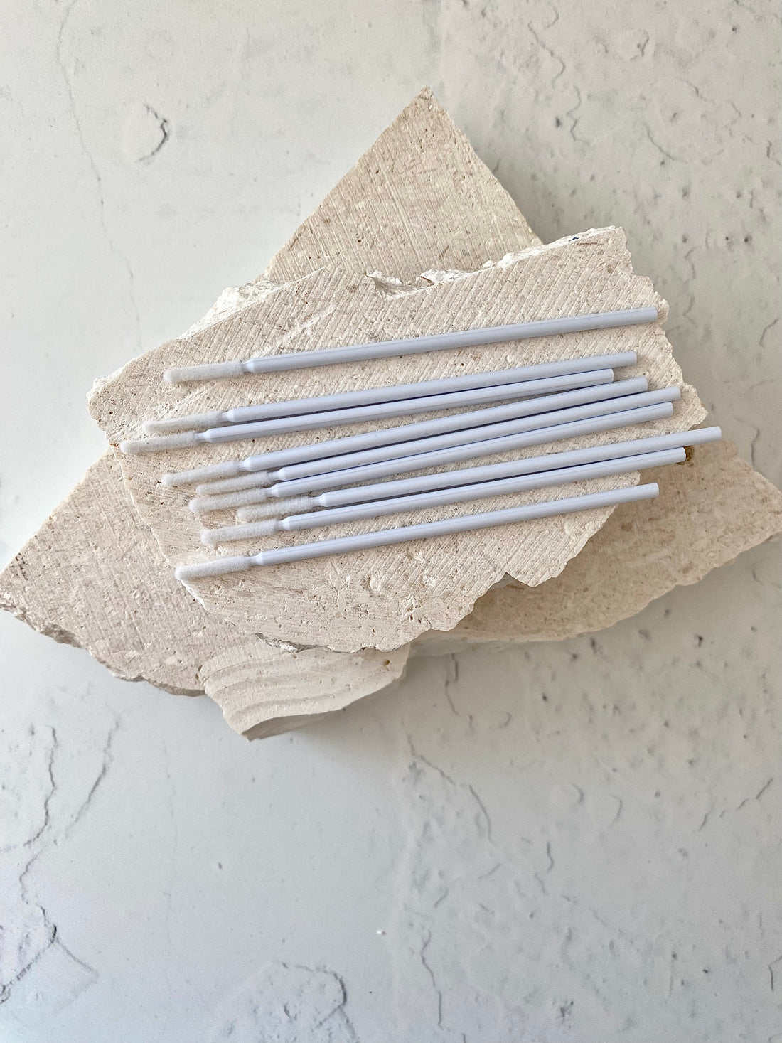 Long Microbrushes - White & Black (100 pack)